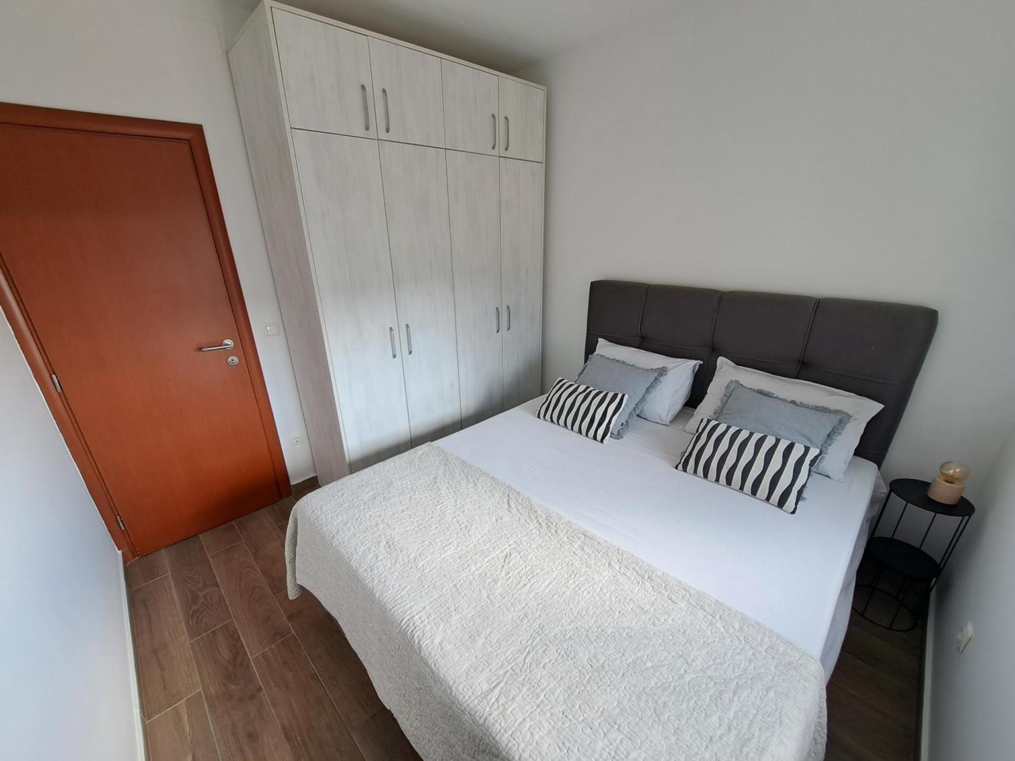 Apartment Charlie Komarna Exteriör bild